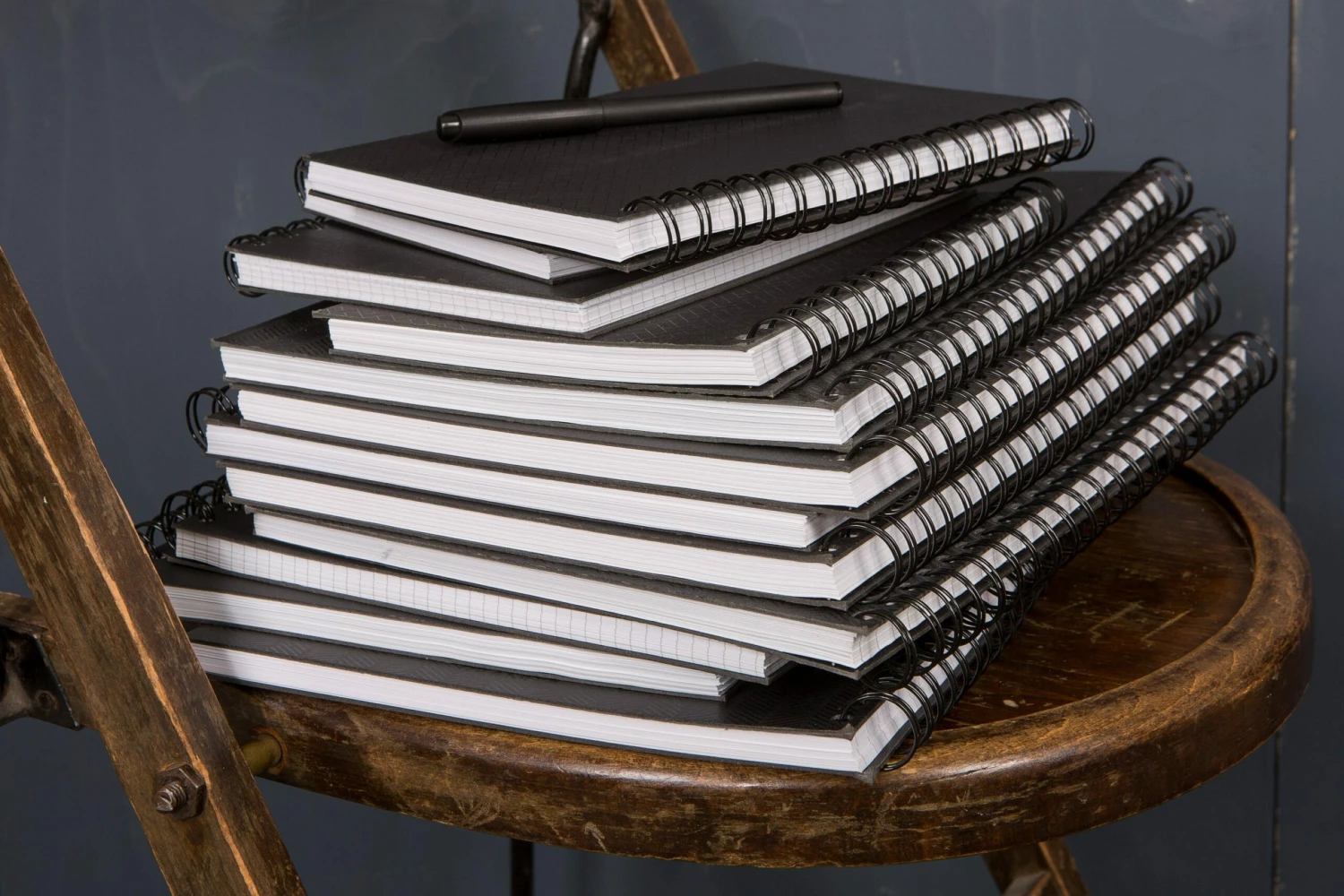 Notizblock A4 Unliniert Graphit 5 Notizblock A4 Unliniert Graphit – Bild 3