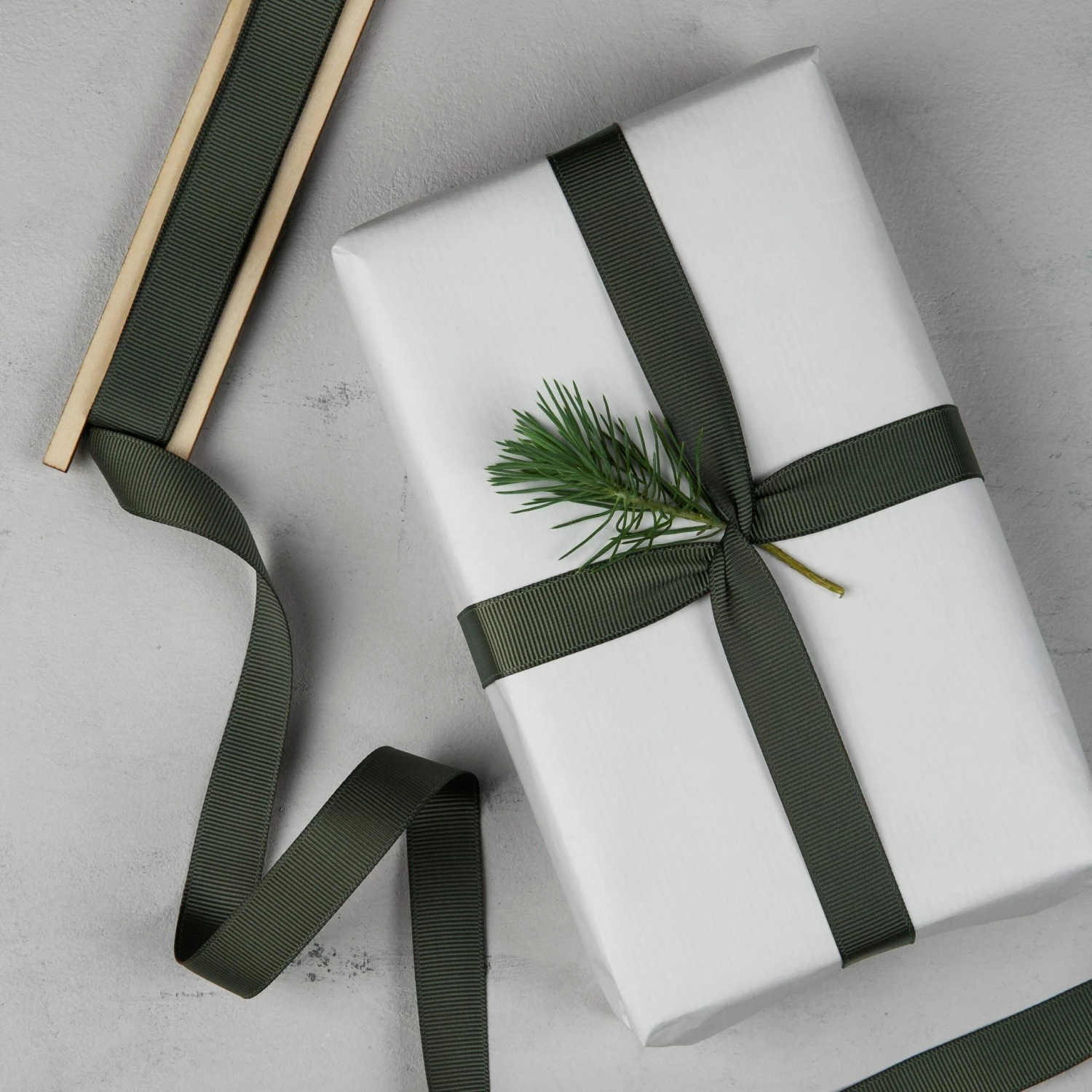 Geschenkband Grün 4 Geschenkband Grün – Bild 2